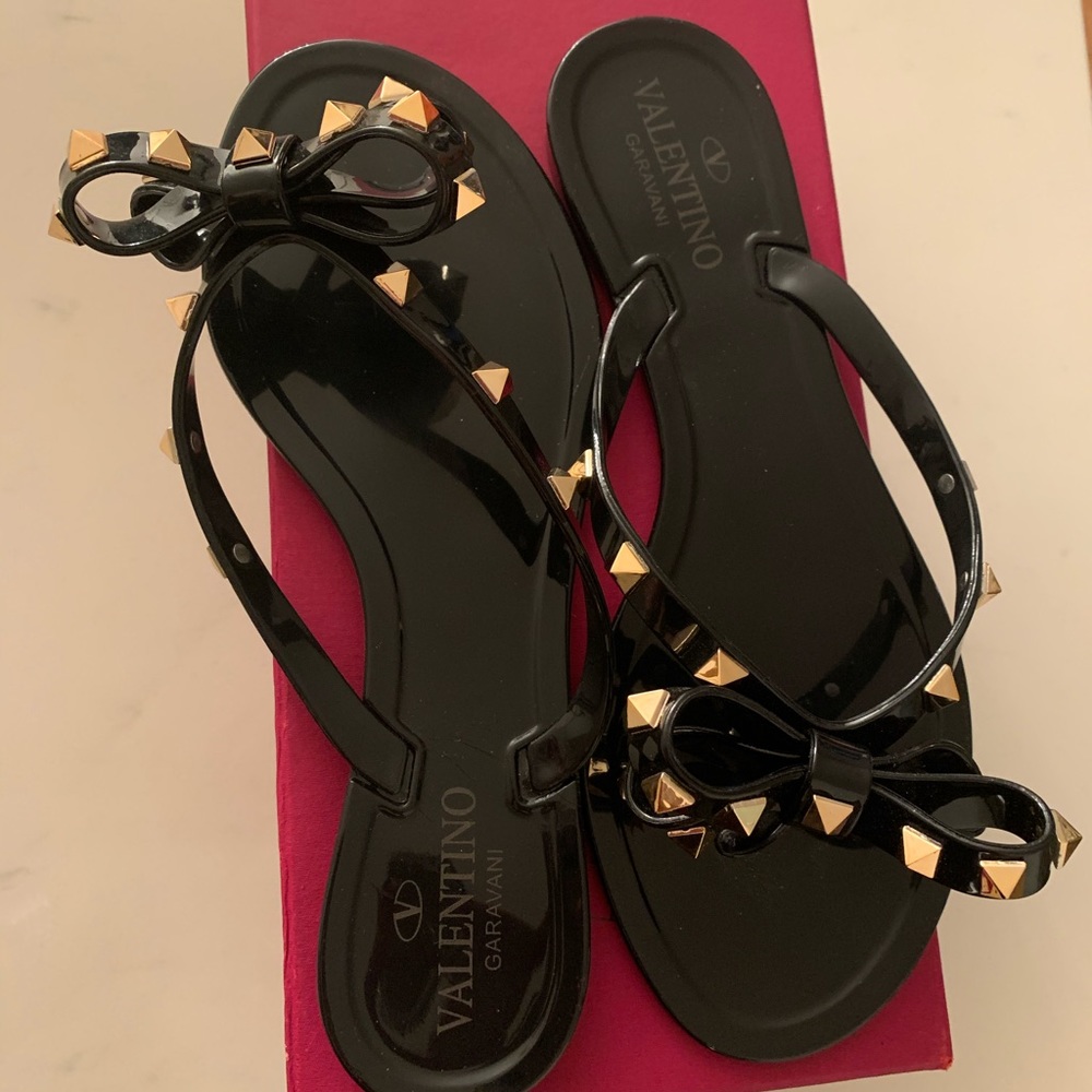 Rockstud Jelly Thong Valentino sandals